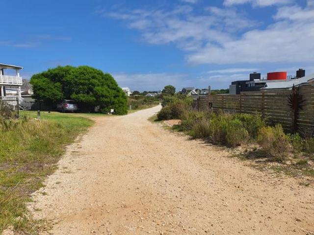 600 m² Land available in Pringle Bay