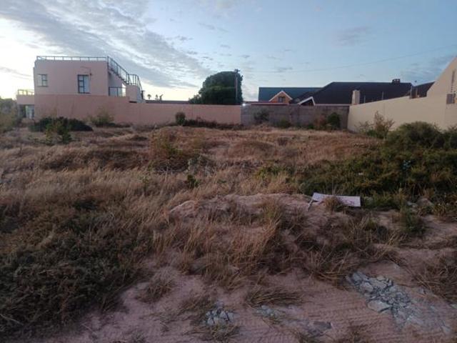 600 m² Land available in Saldanha