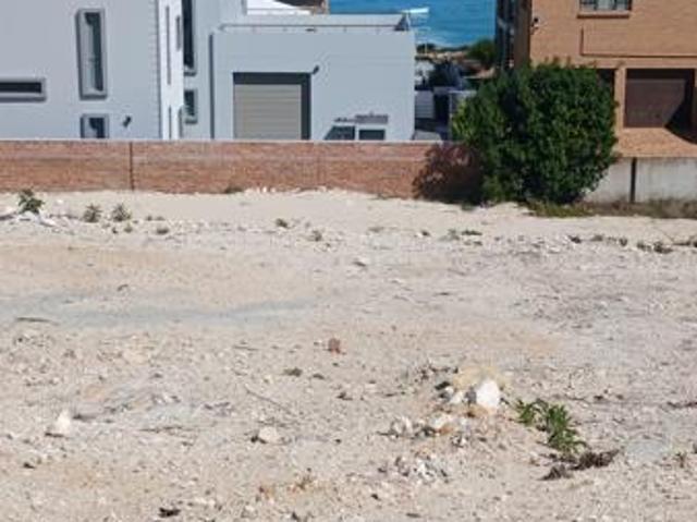 600 m² Land available in Struisbaai