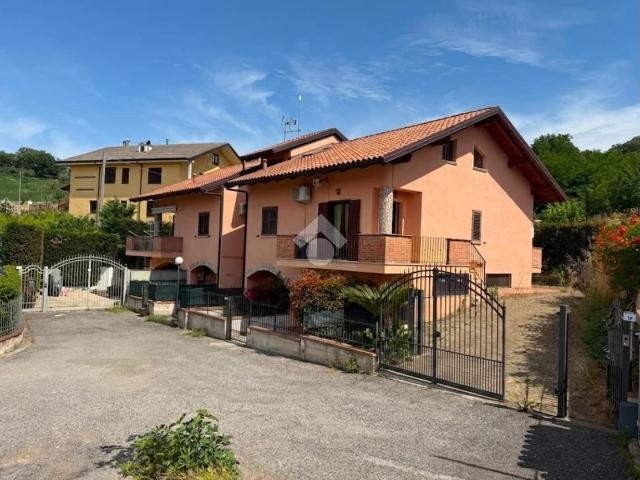 600 / mese, 90 Mq Tecnocasa.it 61232379
