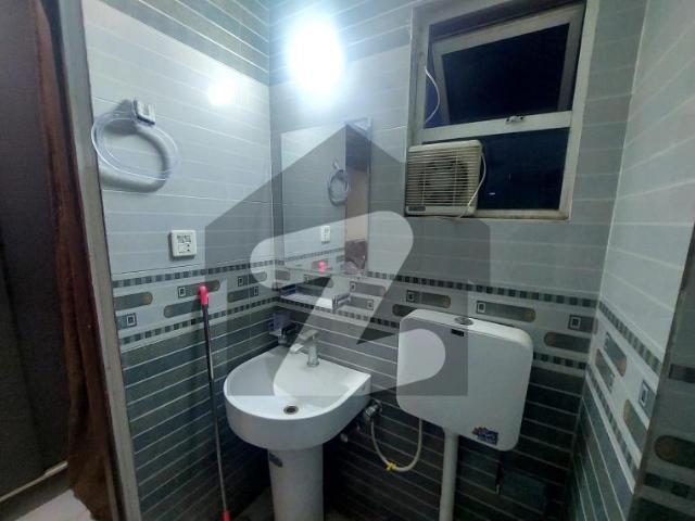 600 square Feet Flat For Rent In Top City 1