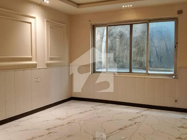600 Square Yard Beautiful House For Sale