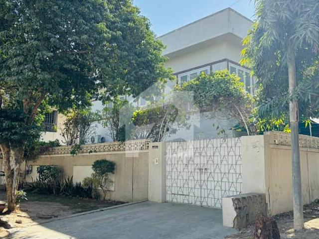 600 Square Yards Corner West Open House For Sale In Block I, North Nazimabad, 9 Bedrooms | Prime Location