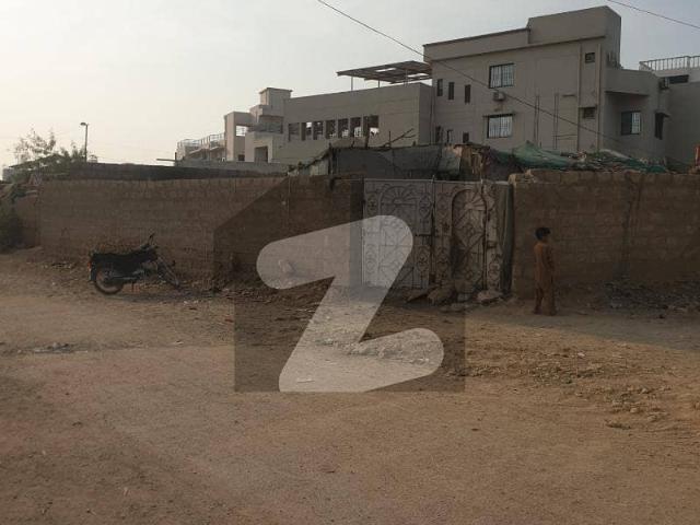 600 Square Yards West Open Plot In VIP Block 1 Johar