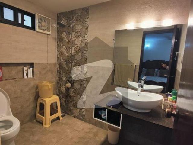 600 Sq yard bungalow available for sale in Gulshan e Iqbal Block 7