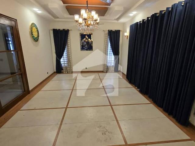 600 Sq. Yard Slightly Used Upper Portion For Rent DHA Phase 8, Karachi