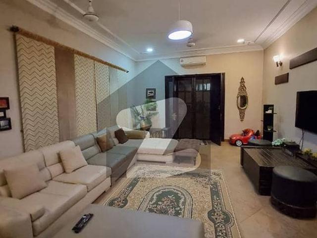 600 Sq Yards, Bungalow, Top Location Of Phase 1, Solid Construction, Never Miss Chance