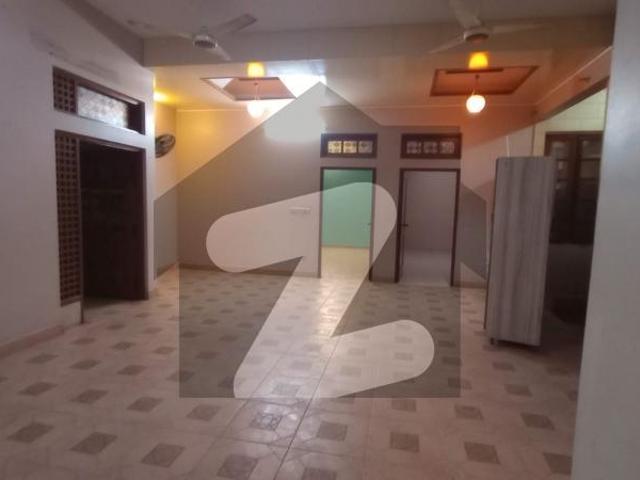 600 Sq Yards Old Construction House Best For Builder Or Investor PECHS Block 2