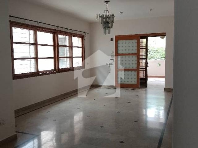 600 sqryard commercial ground floor block 14 jauhar