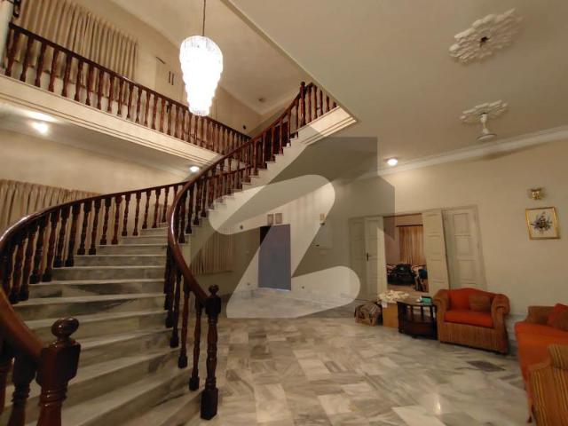 600 Yards Bungalow For Sale On Prime Location Clifton Block 2