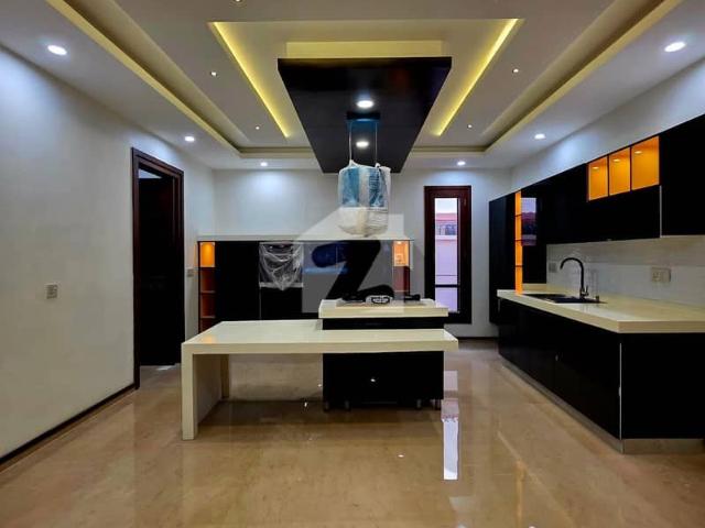 600 Yards Extraordinary Brand New Bungalow For Sale