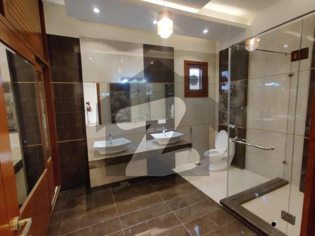 600 Yards Like New Bungalow With Full Basement DHA Phase 6