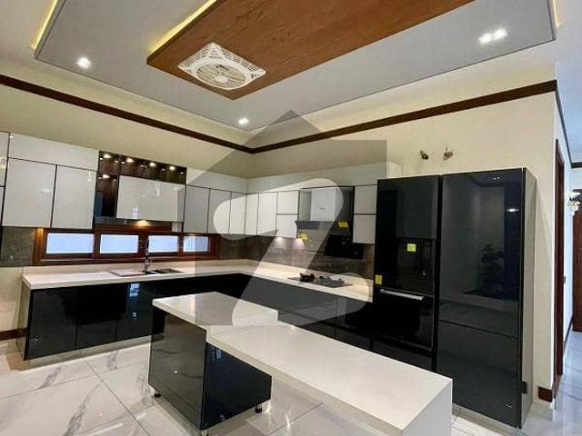 600 Yards Slightly Used Upper Portion with Basement for Rent at DHA Phase 6 Only for Multinational Companies or Bankers