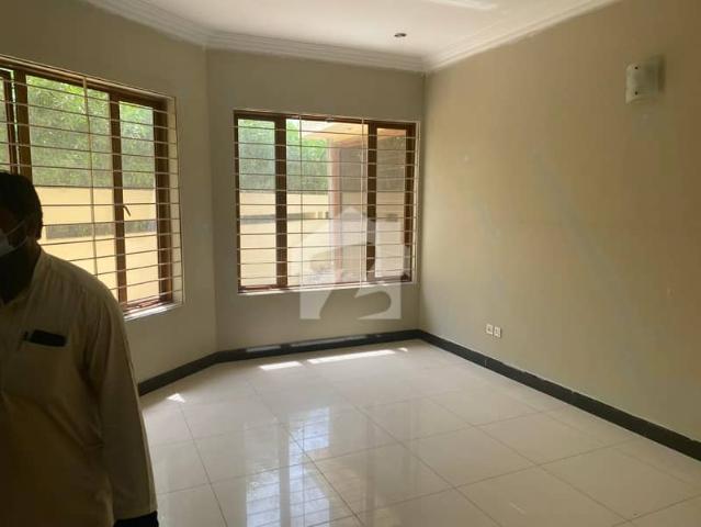 600 Yards Well Maintained Bungalow For Sale Near East Avenue Reasonable Demand Owner Built Reasonable Demand