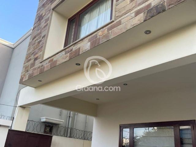 600 Yd² House for Sale