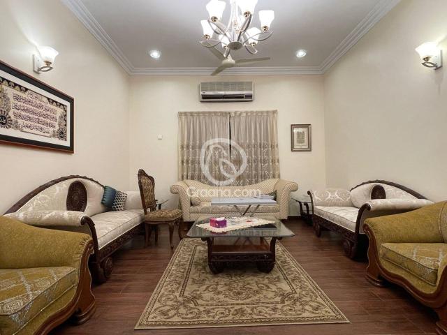 600 Yd² Upper portion for Rent