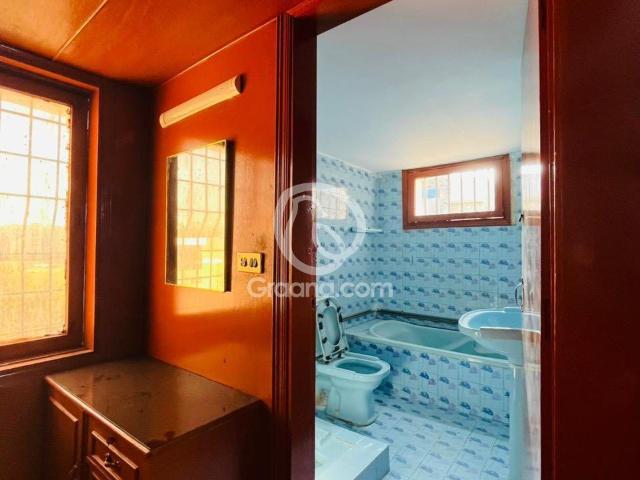 600 Yd² Upper portion for Rent