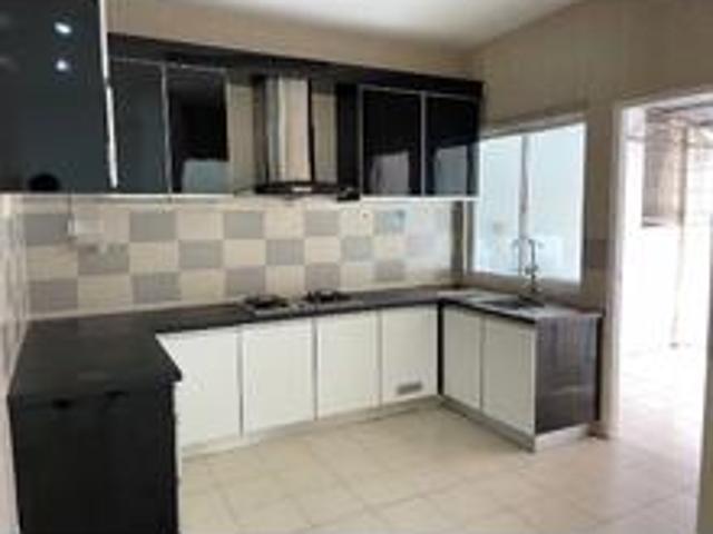 600k buy 2sty terrace int large at Tmn Riveria near Stutong northbank