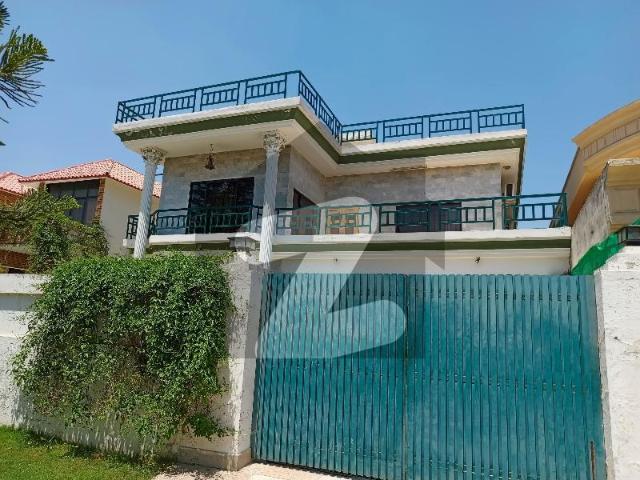 60*100 Cda Transfer Reasonable Price Liveable House Available In F 10/2 Near Market Near Mosque F 10/2