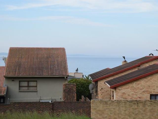 601 m² Land available in Wavecrest