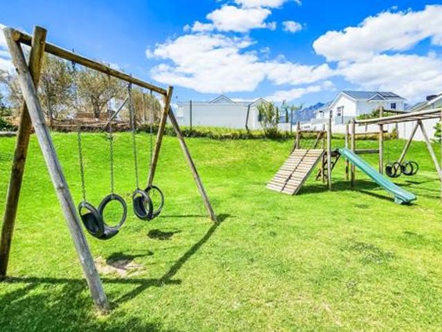 601 m² Land available in Wellington Central