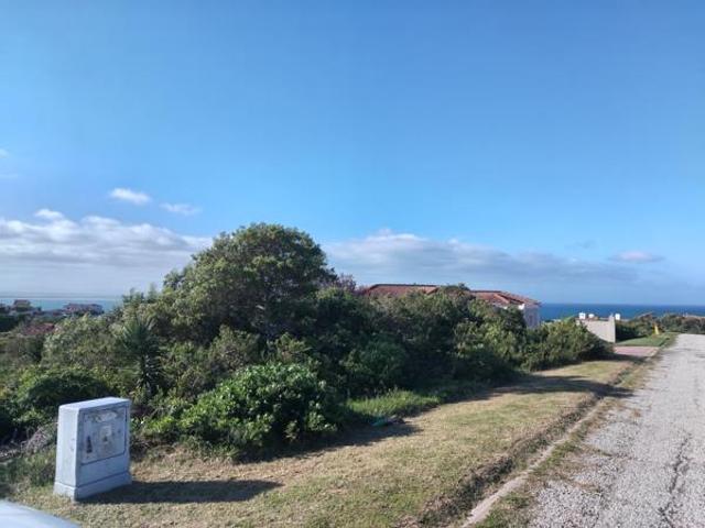 602 m² Land available in St Francis Bay Village