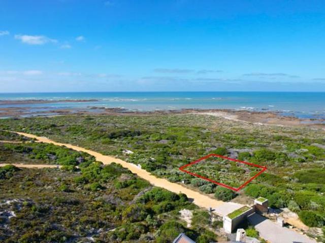 602 m² Land available in Suiderstrand