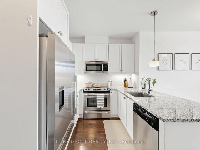 602A 15277 Yonge Street, Aurora | For Sale @ $428,000 | Condos. Ca