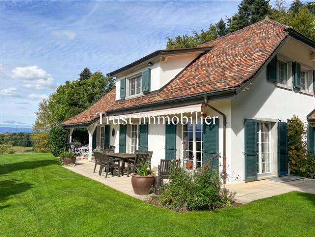 6036. Einfamilienhaus mit Panoramablick auf den Jura in Cugy