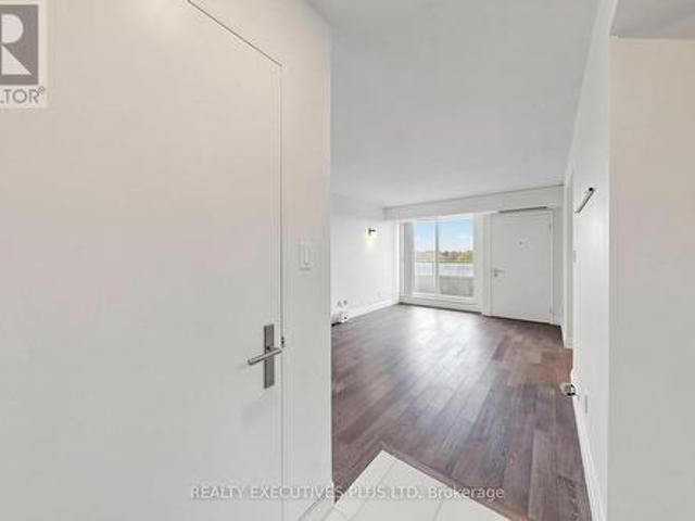 604 18 Hillcrest Avenue, Toronto, ON, M2N 6T5 condo for sale | Listing ID C13532 | Royal LePage