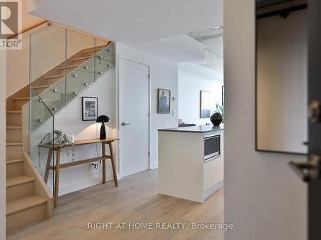 604 2 Dundas Street W, Toronto, ON, M6P 0C3 condo for sale | Listing ID W13499 | Royal LePage