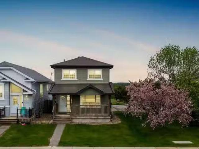 604 Athabasca Avenue, Fort Mcmurray, AB, T9J 1H8 house for s.