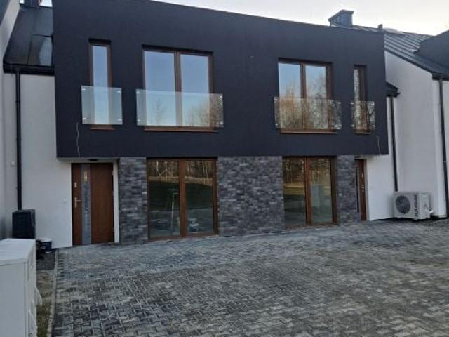 605 94 m², Stróżówka