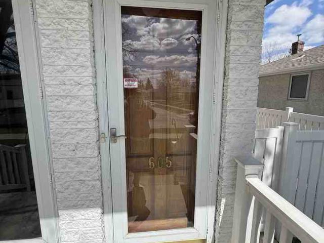 605 Dallenlea Ave. 2 Bedroom Apartment for Rent at 605 Dallenlea Ave, Winnipeg, MB R2K 2A8 Munroe East