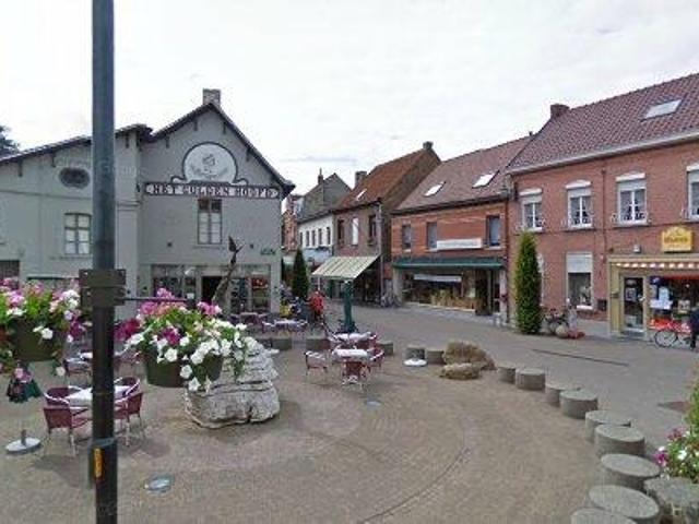 605 m2 office space for sale in Hamme
