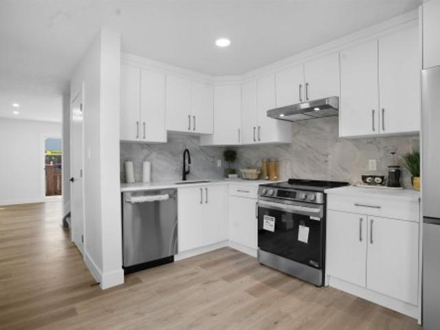 6066 Mill Woods S, Edmonton, AB, T6L 1N5 townhouse for sale | Listing ID E4445 | Royal LePage
