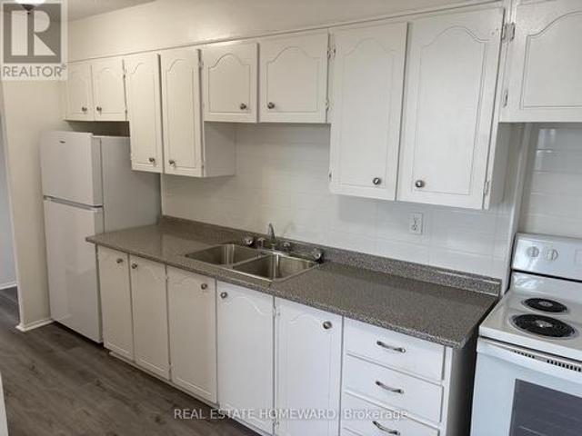 606 2 Windwood Drive, Mississauga, ON, L5N 2S8 investment for lease | Listing ID W13503 | Royal LePage