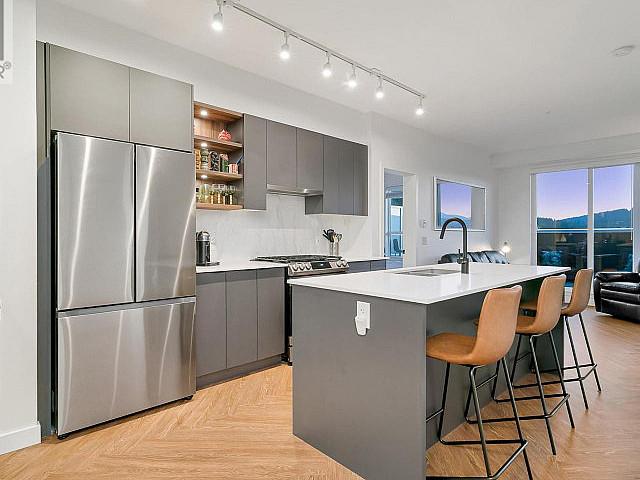 606 3229 St Johns Street Port Moody, British Columbia