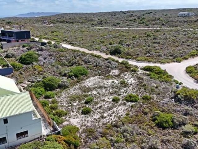 606 m² Land available in Suiderstrand