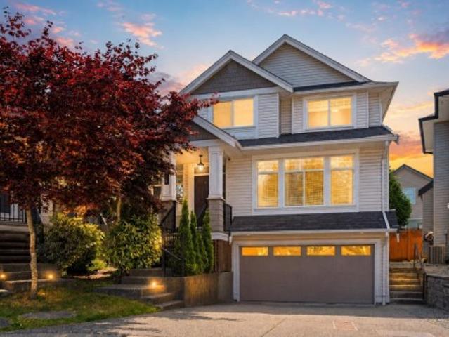 6071 B Street, Surrey, BC, V3S 4R6 house for sale | Listing ID R3136 | Royal LePage