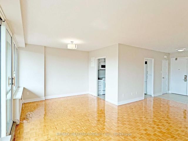 607 10 Shallmar Boulevard in Toronto: Forest Hill North Condo Apartment for lease Toronto C04: MLS®# C13597340