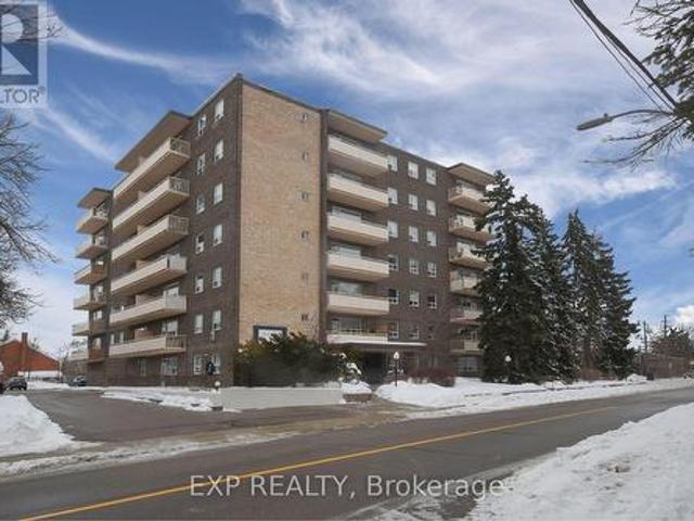 607 67 Richmond Street, Richmond Hill, ON, L4C 3Y3 condo for sale | Listing ID N11984 | Royal LePage