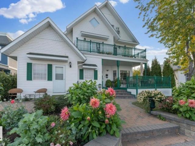 607 Lakeshore Drive, Cold Lake, AB, T9M 1A2 house for sale | Listing ID E4488 | Royal LePage