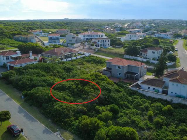 607 m² Land available in St Francis Bay Village