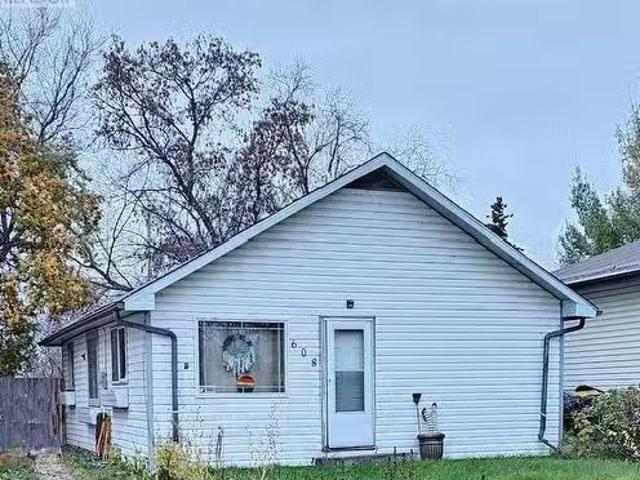 608 3Rd Avenue W, Meadow Lake, SK, S9X 1A8 house for sale L.