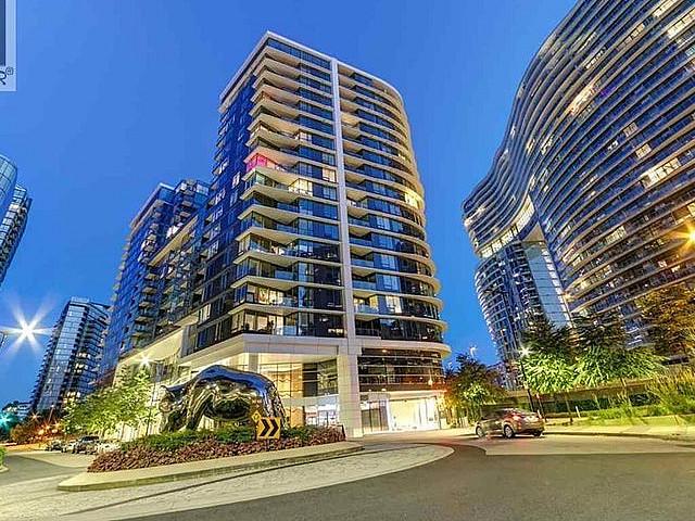 608 68 Smithe Street Vancouver, British Columbia