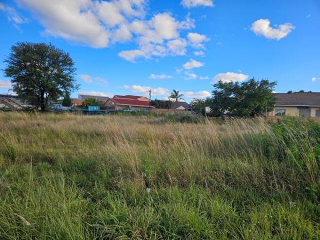 608 m² Land available in Manzil Park