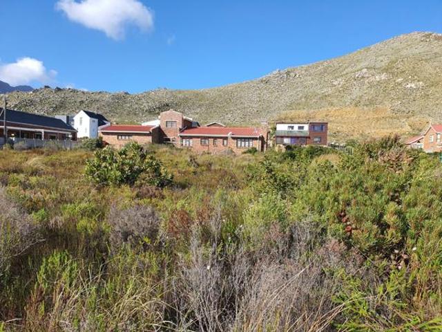 608 m² Land available in Pringle Bay
