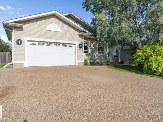 609 26 Street Street, Cold Lake, AB, T9M 1M6 house for sale.