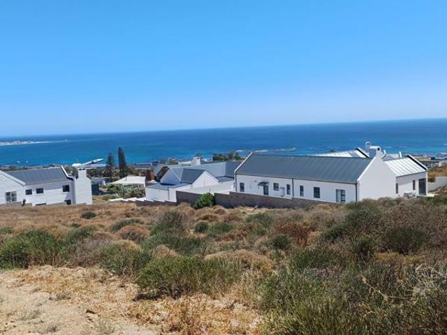 609 m² Land available in Da Gama Bay